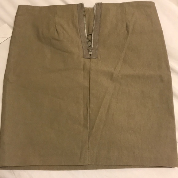 Tan skirt - Picture 3 of 3